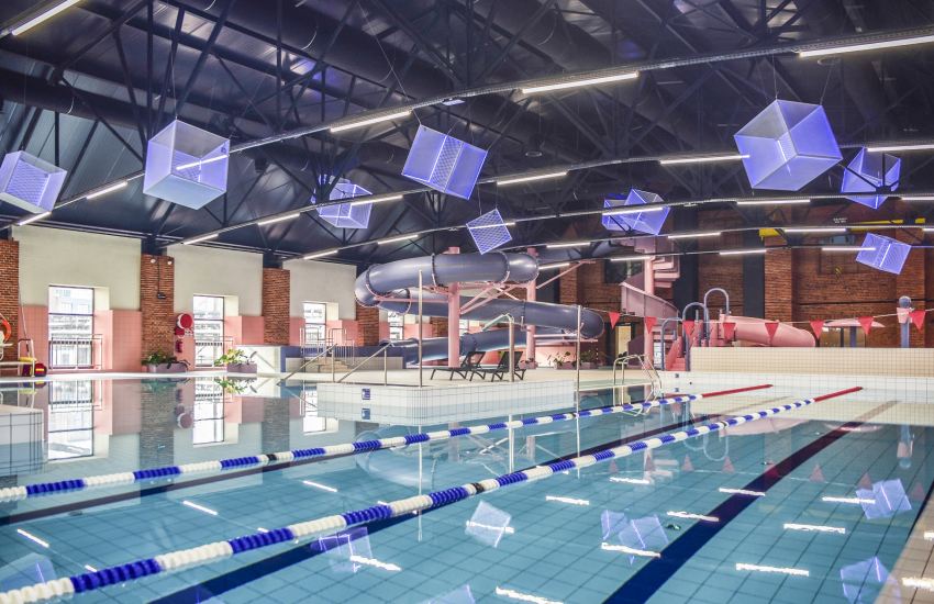 Basen w Cukrowni �nin w budynku by�ego magazynu